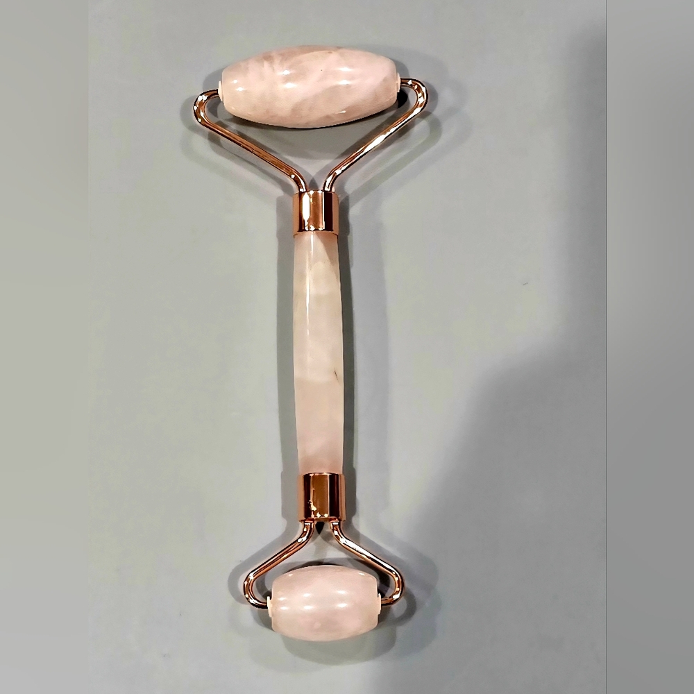 Rose Quartz Facial Roller New With Out Tags - Picture 2 of 2